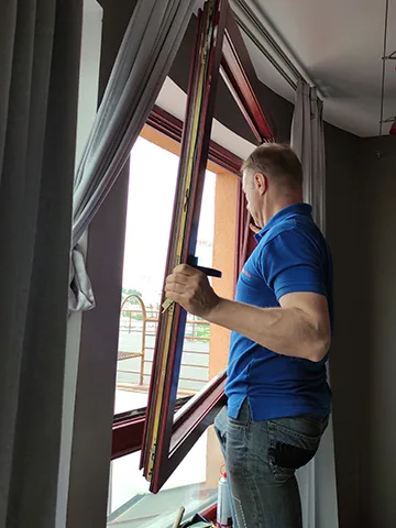 Замена стеклопакета в деревянном окне